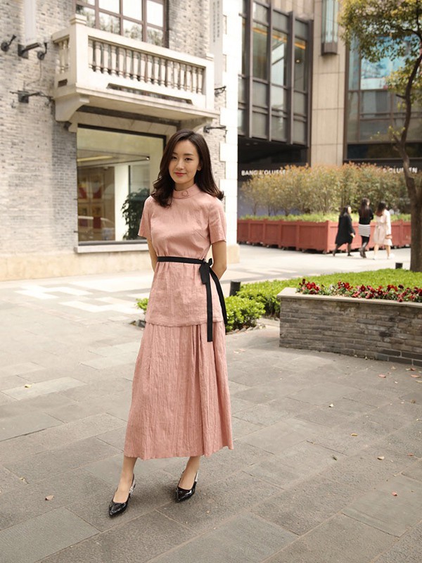 奥柔拉女装2023春夏季粉色连衣裙