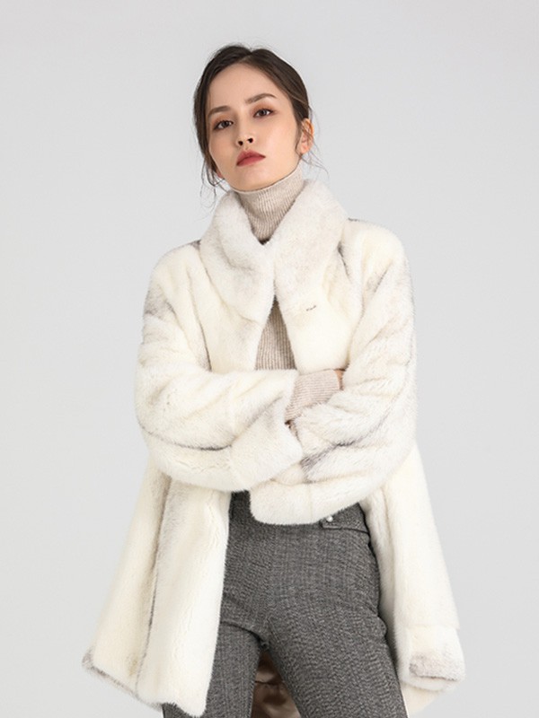 insee2022秋冬季白色大衣