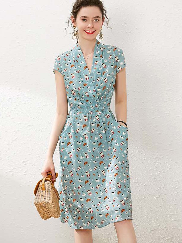 艾夫斯休闲装2023春夏季绿色连衣裙