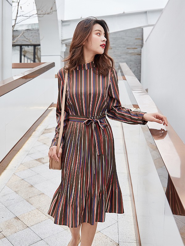 艾夫斯休闲装2023春夏季咖啡色连衣裙