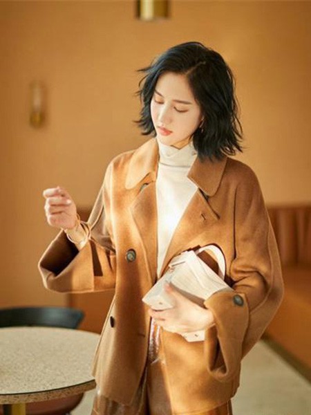 乔娜安达女装2022秋冬季驼色大衣