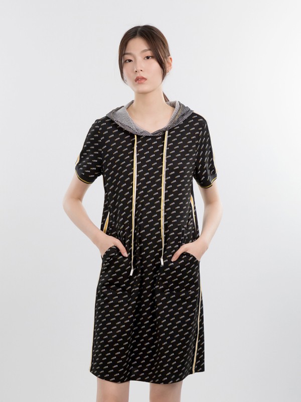 红人女装2023春夏季黑色连衣裙