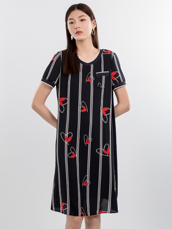 红人女装2023春夏季黑色连衣裙