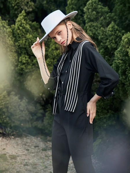 十八淑女坊女装2023春夏季黑色长裤