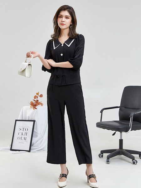 夺宝奇兵女装2023春夏季黑色polo衫