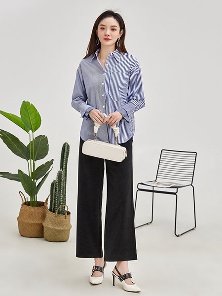 夺宝奇兵女装2023春夏季蓝色衬衫