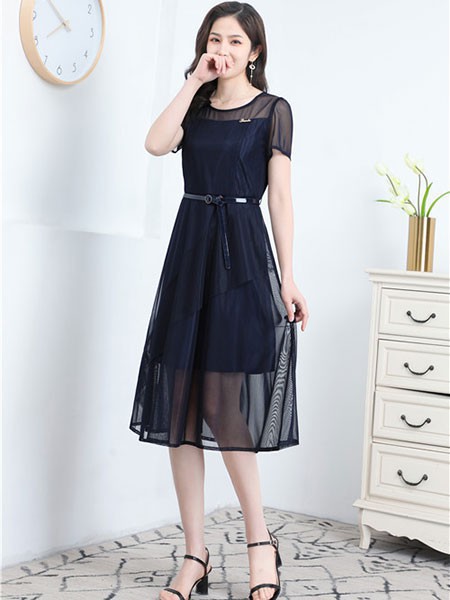 夺宝奇兵女装2023春夏季黑色连衣裙