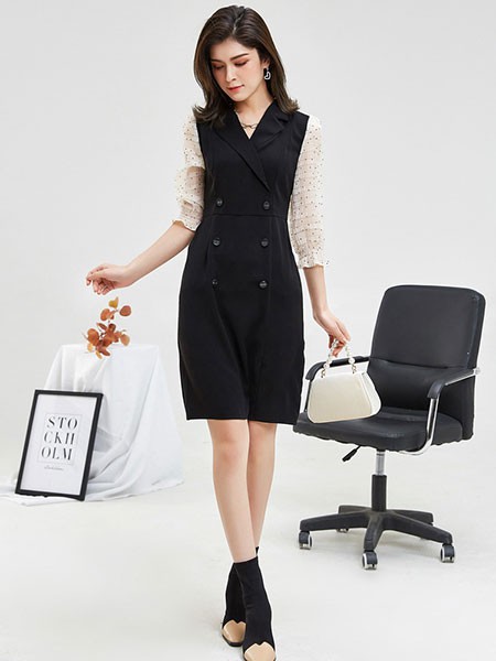 夺宝奇兵女装2023春夏季黑色连衣裙