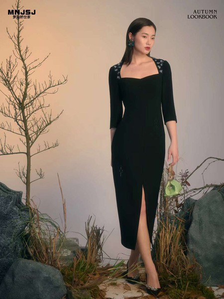 梦奴娇女装2023春夏季黑色连衣裙