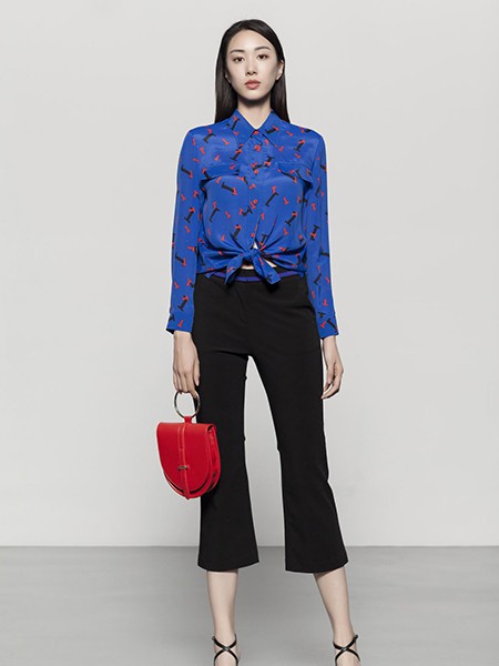 kako女装2022秋冬季蓝色T恤