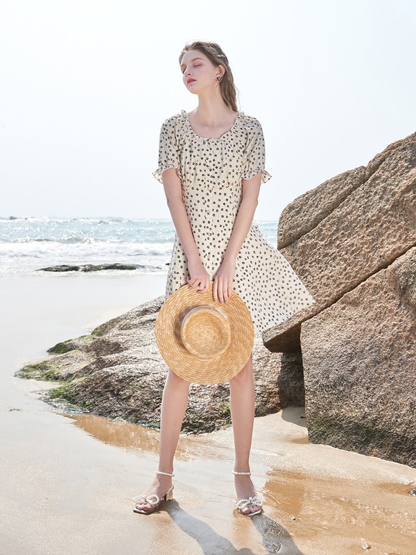 三彩女装2023春夏季白色连衣裙