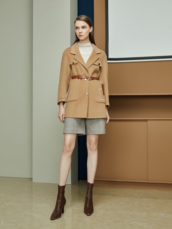 羽沙国际女装2022秋冬季卡其色大衣