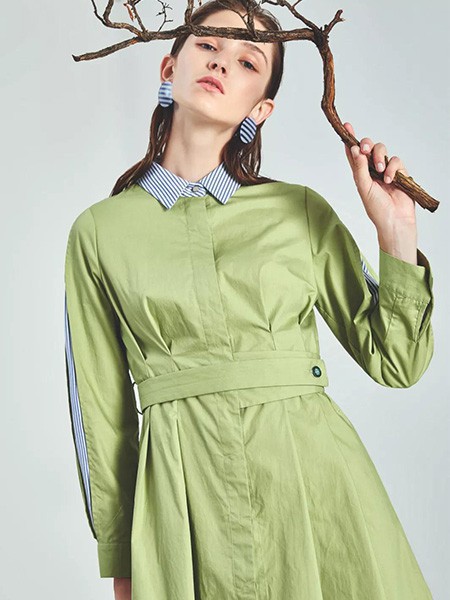 艺素女装2023春夏季绿色连衣裙