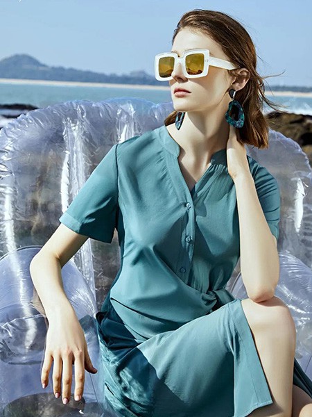 艺素女装2023春夏季绿色连衣裙