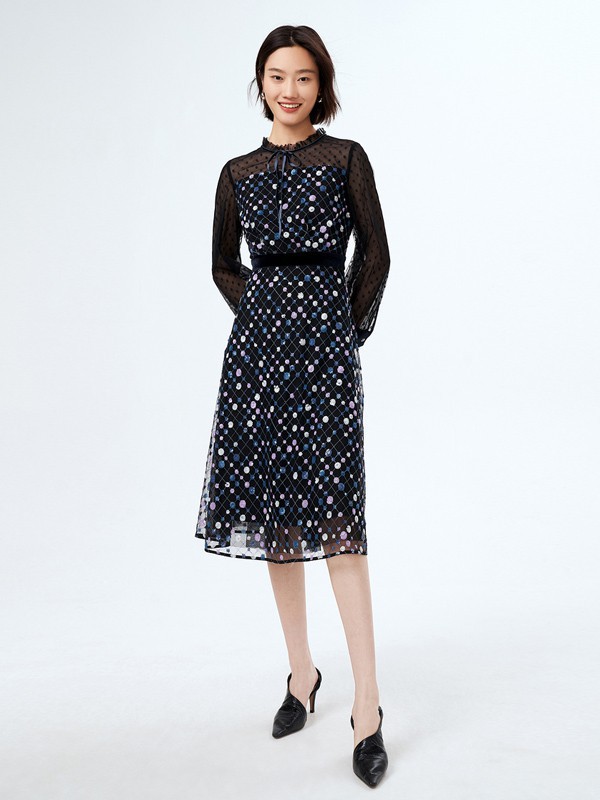 恩裳2023春夏季黑色连衣裙