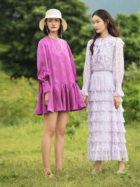 欧点女装2023春夏季粉色连衣裙