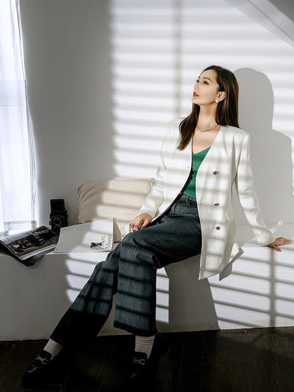 谜菲女装2023春夏季白色西装