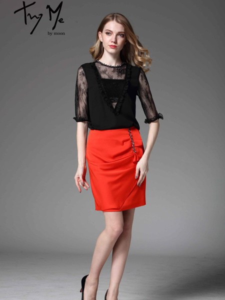 TRYMEBYMOON女装2023春夏季红色包臀裙