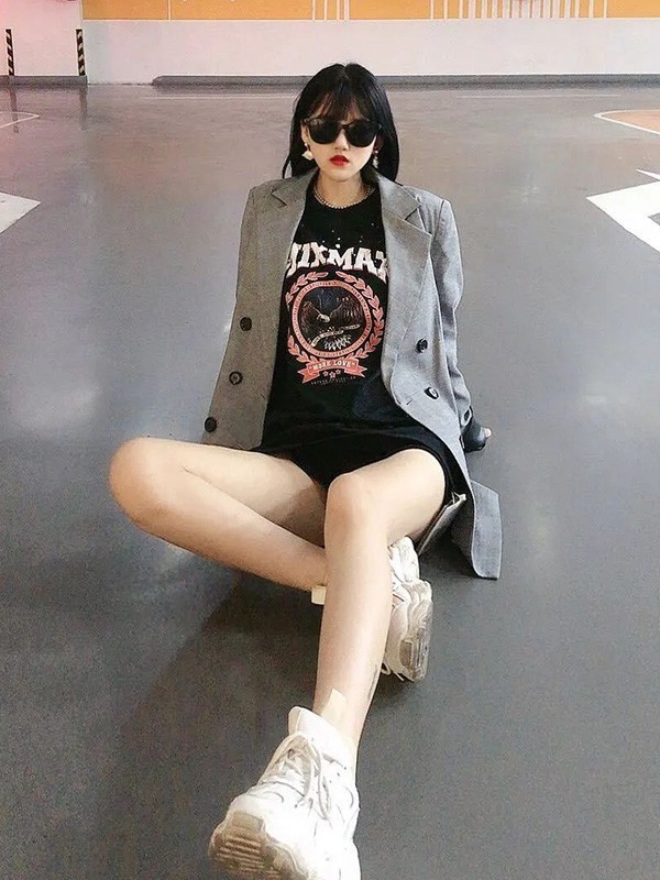 汐曼女装2022秋冬季黑色T恤