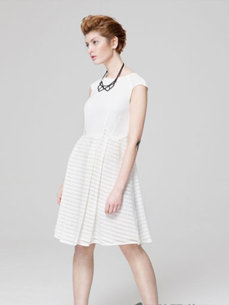 米尚女装2022春夏季白色连衣裙