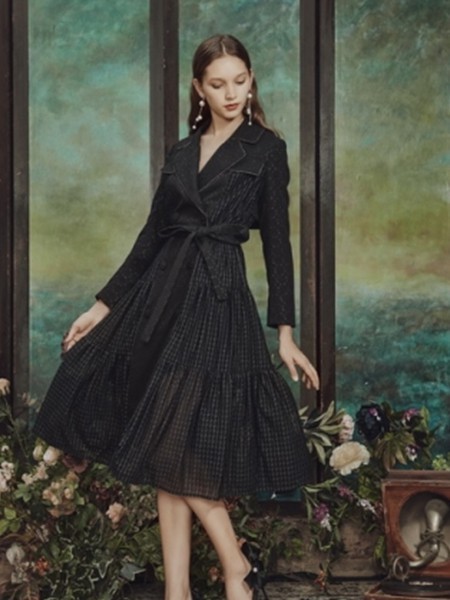 保时霓女装2023春夏季黑色连衣裙