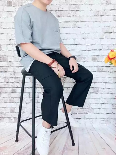 热度男装2023春夏季灰色T恤