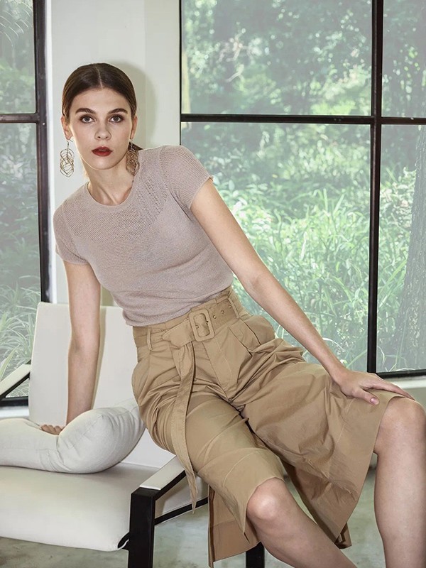 百诗雅兰女装2023春夏季灰色T恤