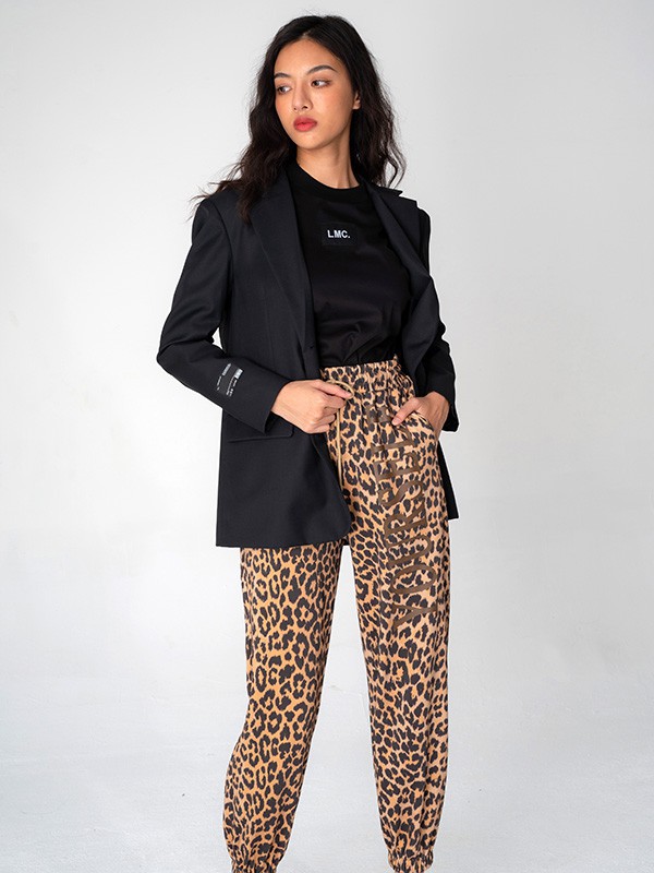 宝贝玛丽女装2022秋冬季黑色T恤