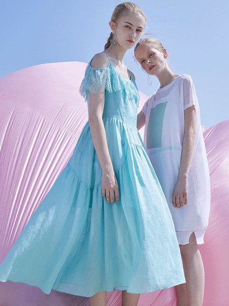 芭蕾君女装2023春夏季蓝色连衣裙