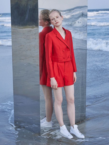 芭蕾君女装2023春夏季红色短裤