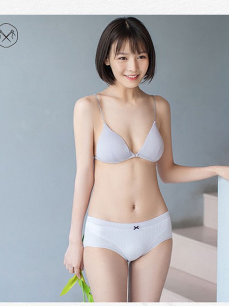 彩田内衣2023春夏季灰色时尚内衣