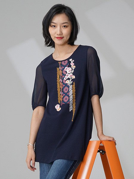 黛英女装2023春夏季黑色T恤