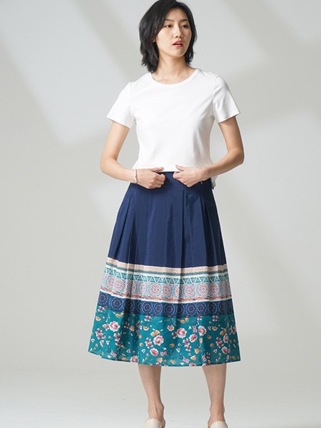 黛英女装2023春夏季白色T恤