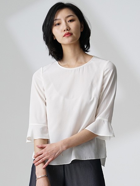 黛英女装2023春夏季白色T恤