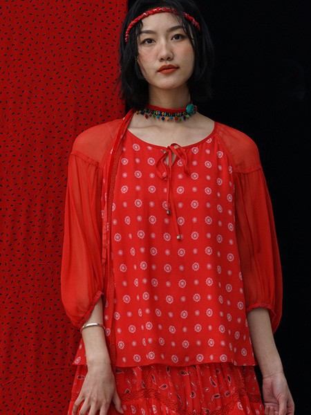 黛英女装2023春夏季红色T恤