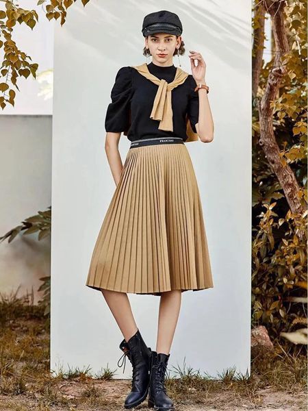 秋熠女装2023春夏季卡其色百褶裙