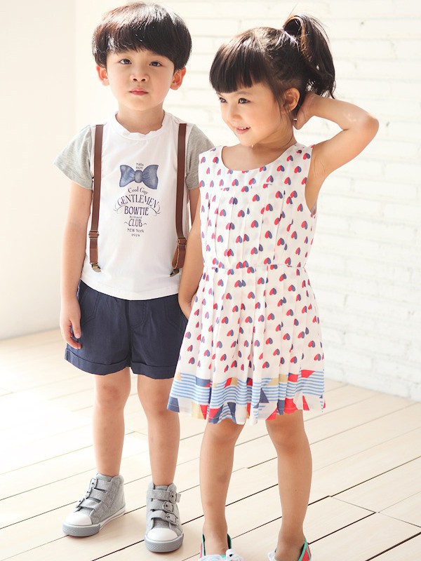 凯莉贝尼斯童装2023春夏季白色T恤