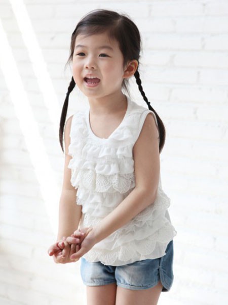 凯莉贝尼斯童装2023春夏季白色背心