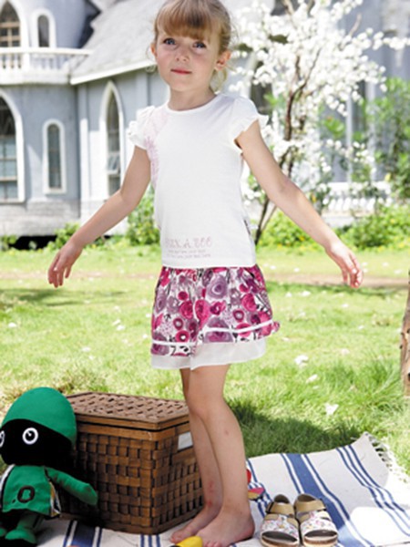 皮卡泡泡童装2023春夏季白色T恤