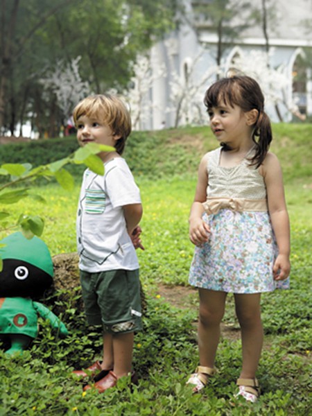 皮卡泡泡童装2023春夏季白色短裙