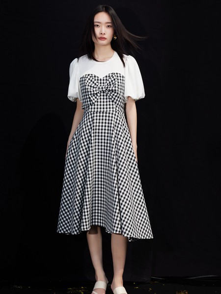 凯恩女装2023春夏季白色连衣裙