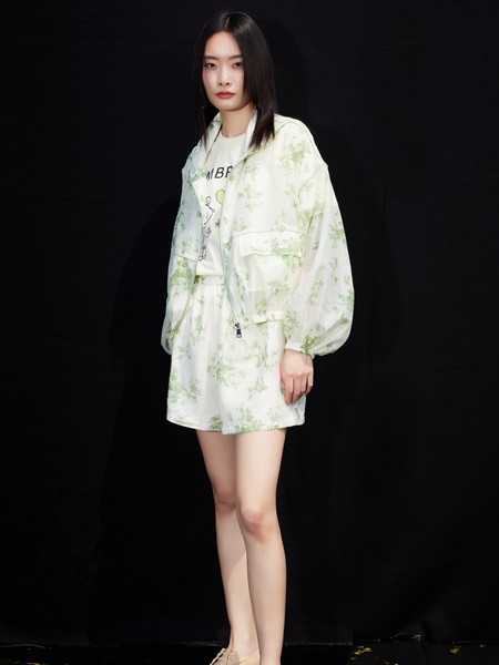 凯恩女装2023春夏季白色短裙