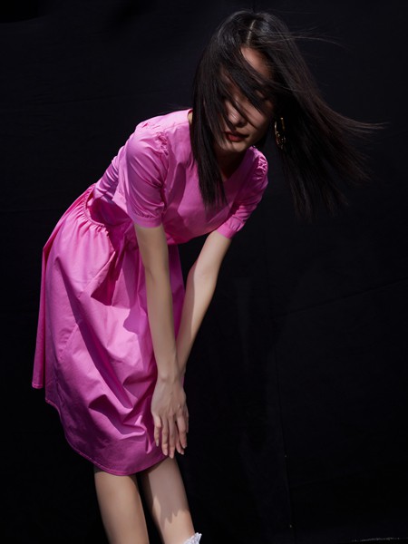 凯恩女装2023春夏季粉色连衣裙