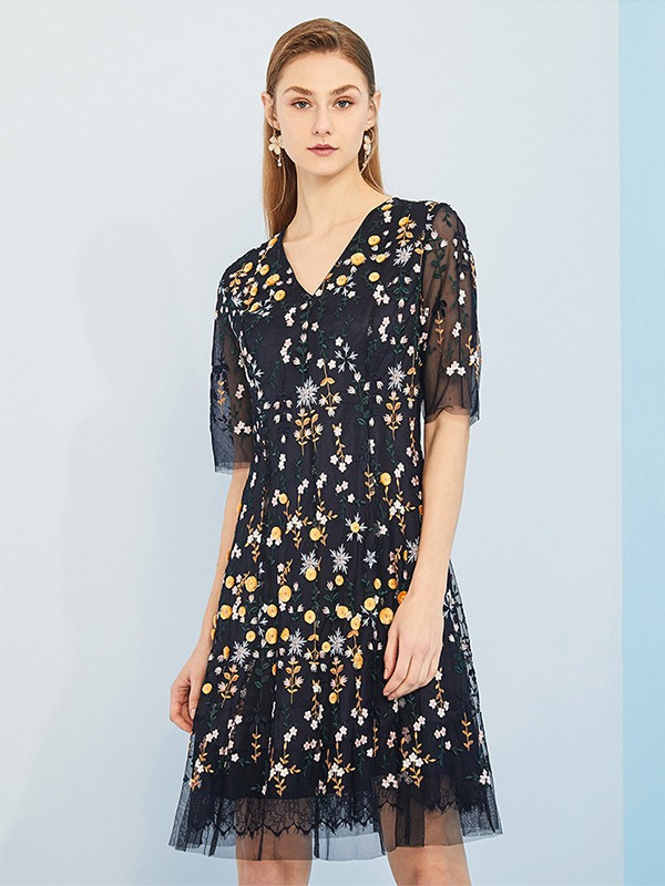 马天奴女装2023春夏季黑色连衣裙