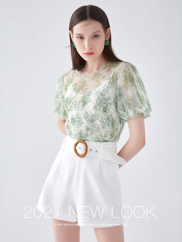 可可尼女装2023春夏季白色短裤