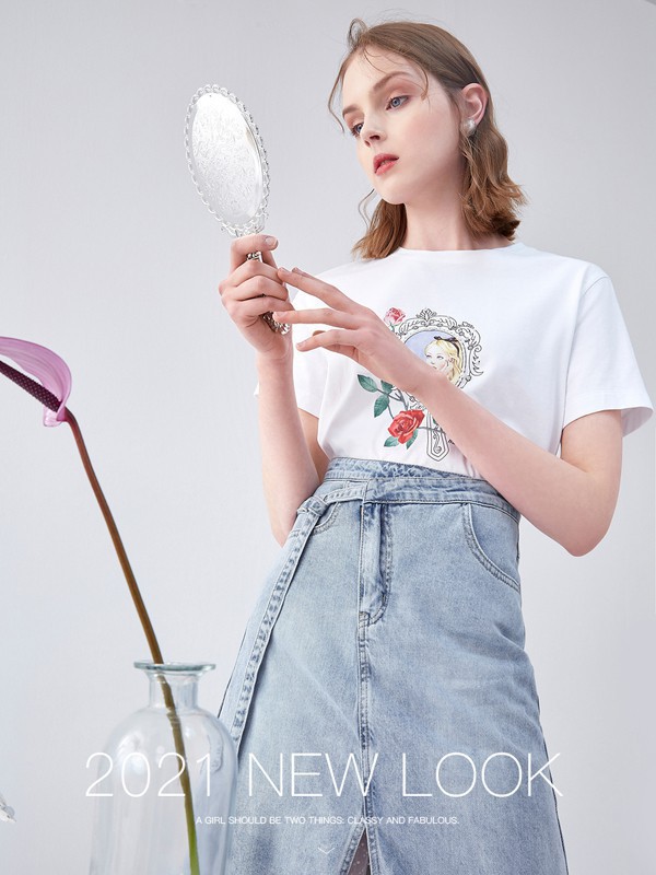 可可尼女装2023春夏季白色T恤