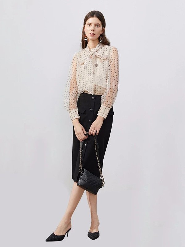 依目了然女装2023春夏季黑色包臀裙