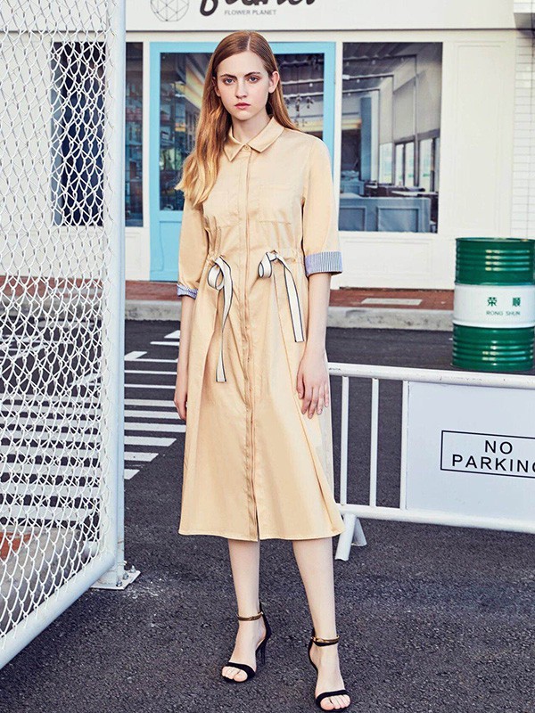 珂珀女装2023春夏季卡其色衬衫裙