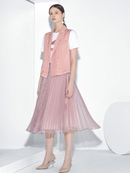 朗斯莉女装2023春夏季粉色长裙