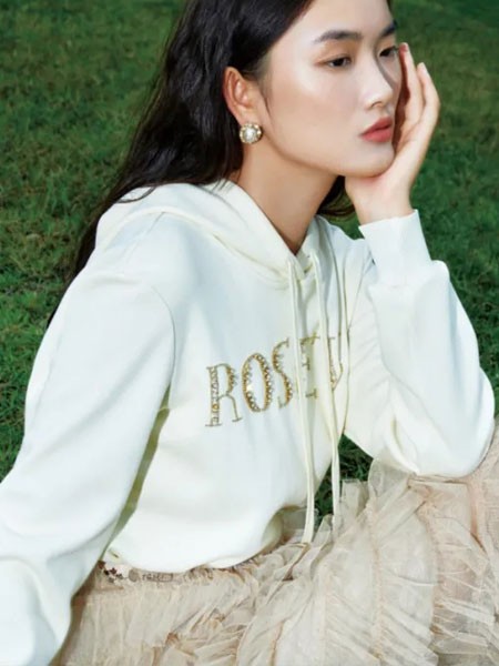 朗斯莉女装2023春夏季白色卫衣